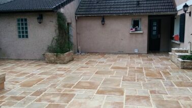 Terrasse en pierre reconstituée